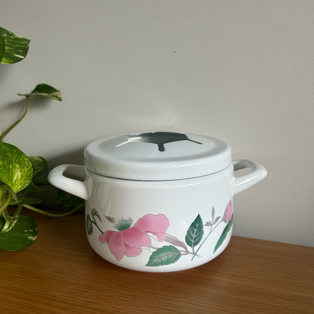 Vintage Mikasa "Silk Flowers" enamel fondue pot 1980s